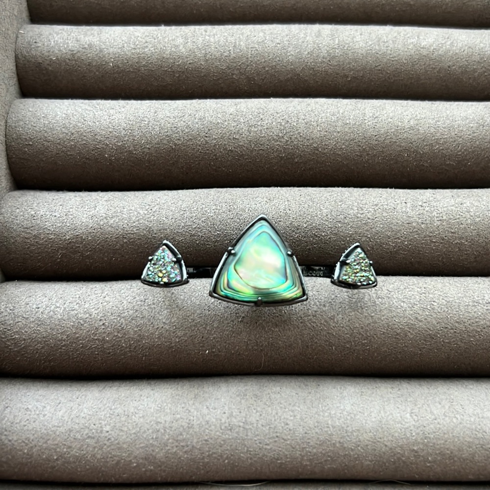 Rare Kendra Scott ring
